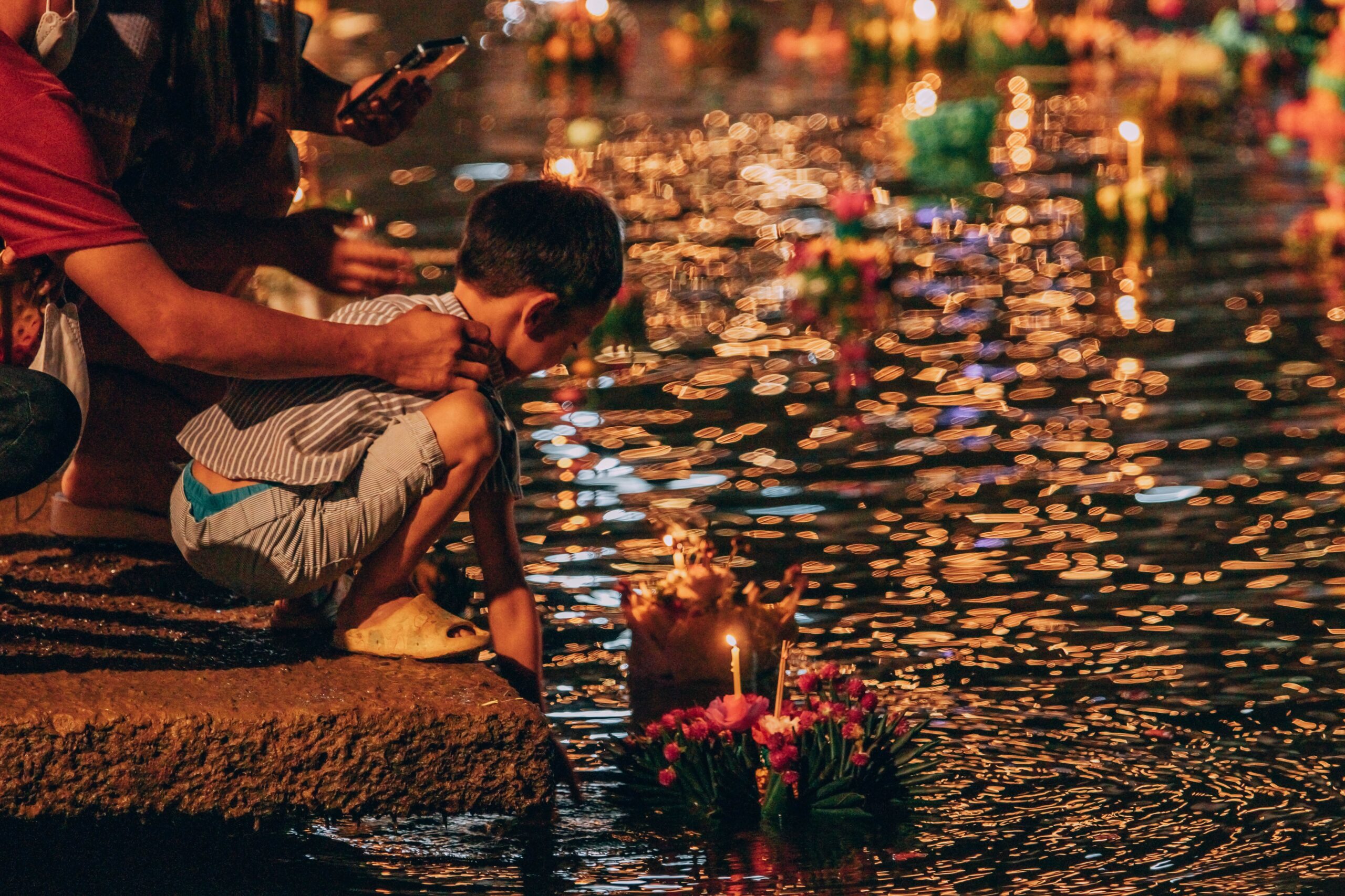 Best Places in Thailand to Celebrate Loy Krathong Day